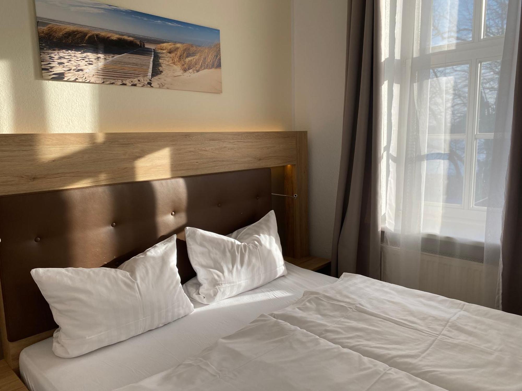 Pension Zum Alten Faehrhaus Росток Екстер'єр фото